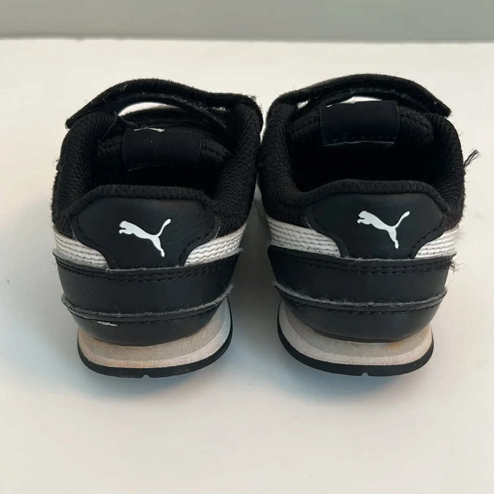 GUC Puma Black Sneakers